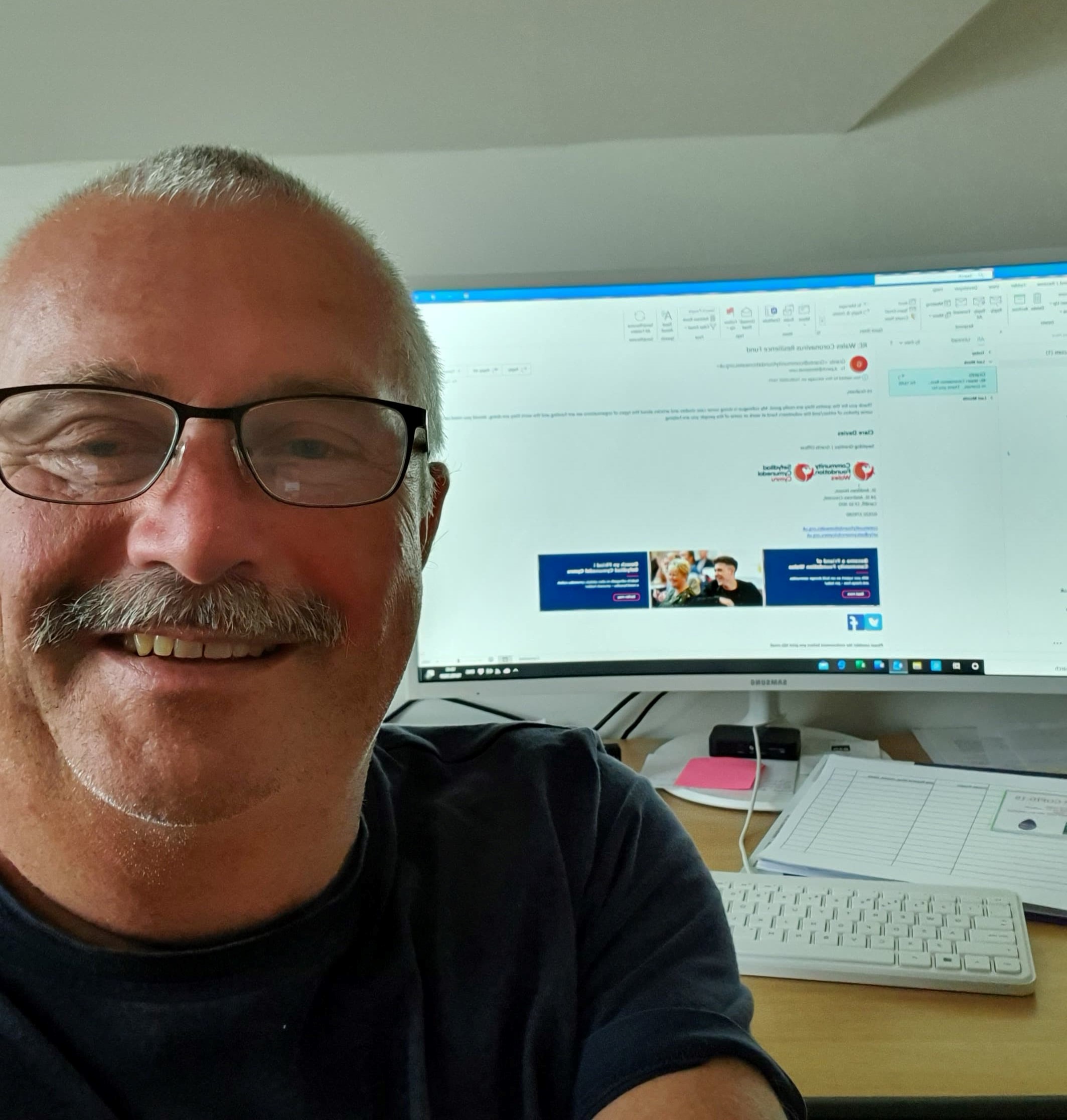 Graham Organising Volunteers for Help Harlech Addasu i helpu’r rhai sydd ei angen fwyaf