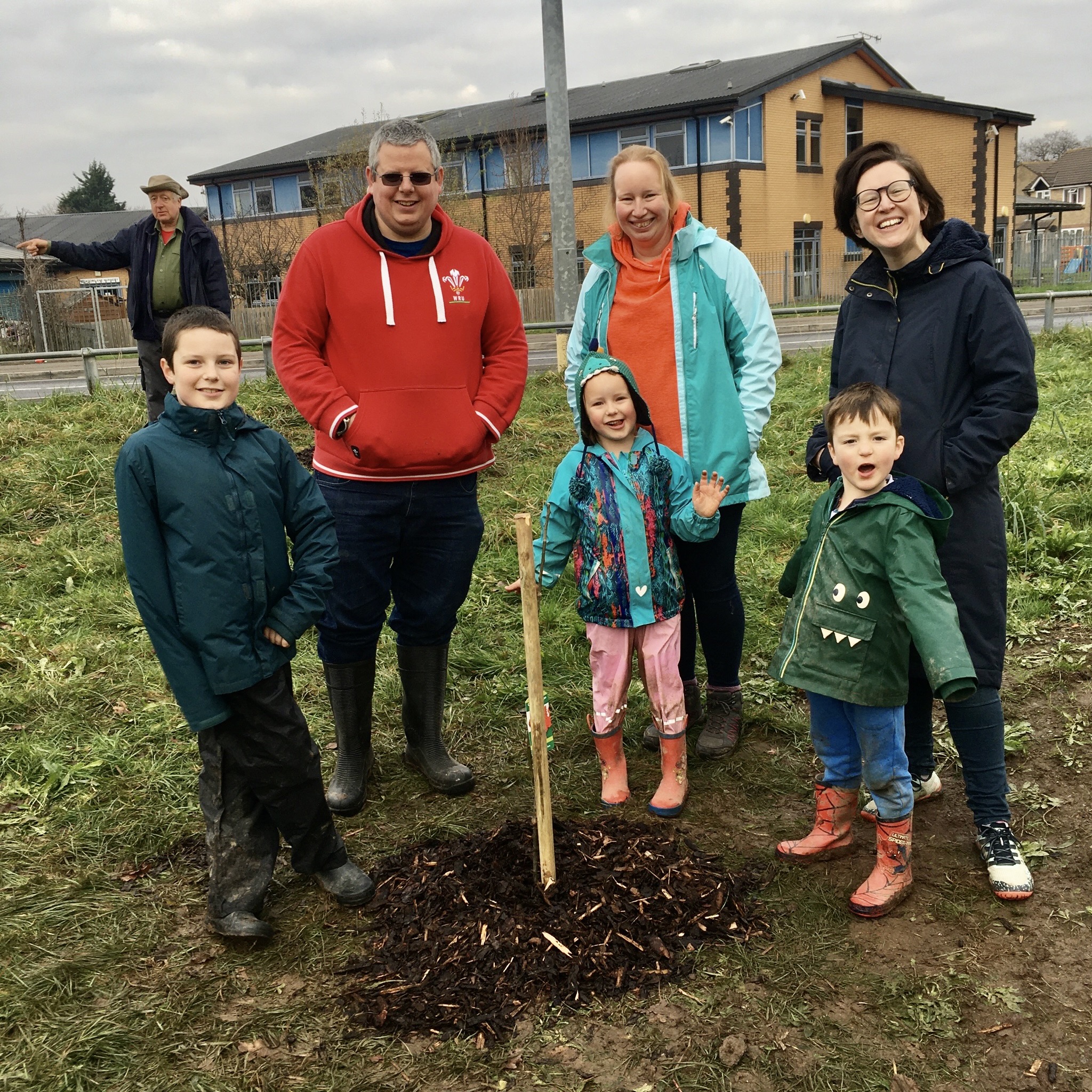 Hope St Mellons Cymuned leol yn ymgysylltu