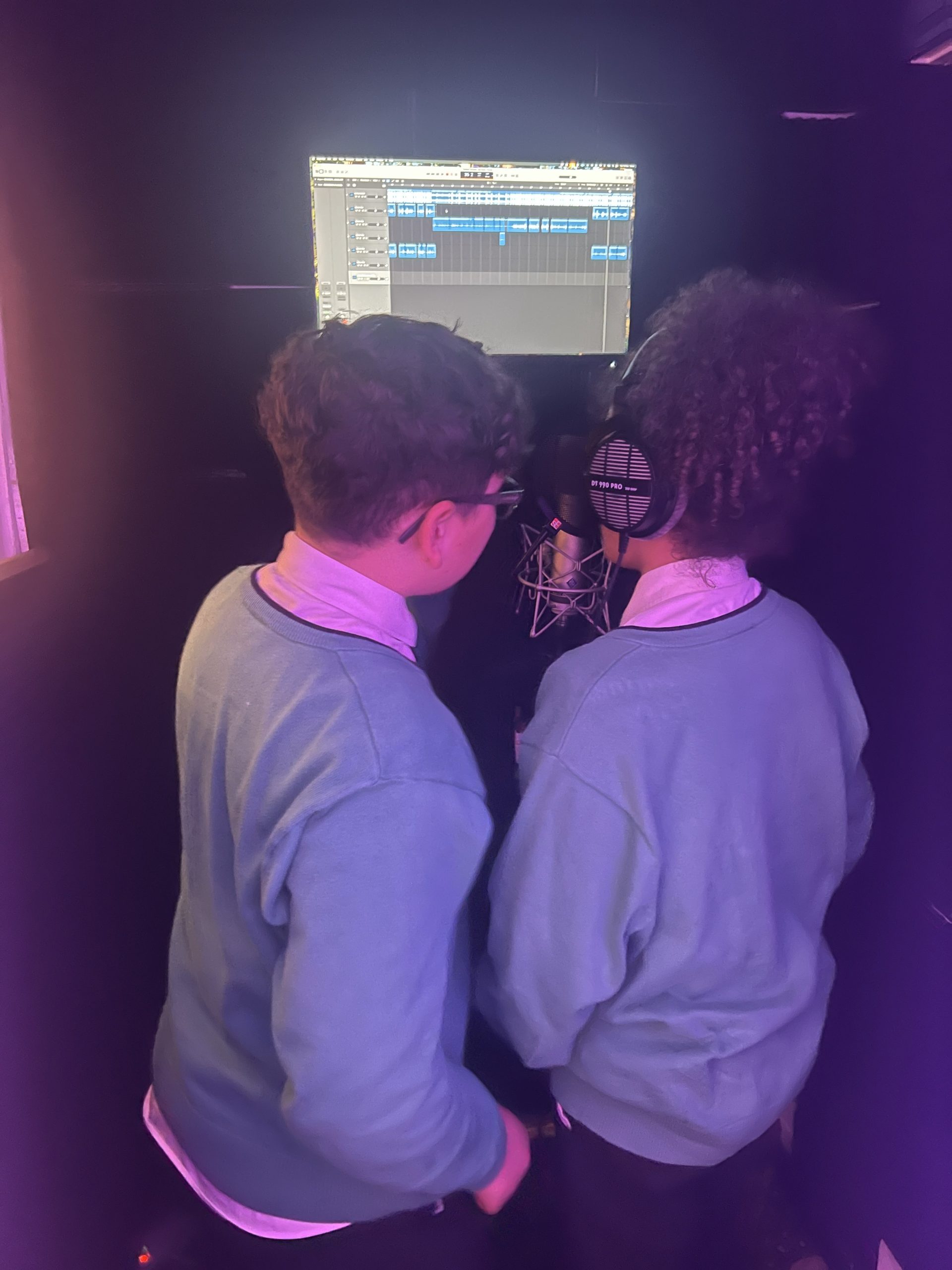 Ymweld â Silkfutures: creadigrwydd, hyder a chymuned ar waith